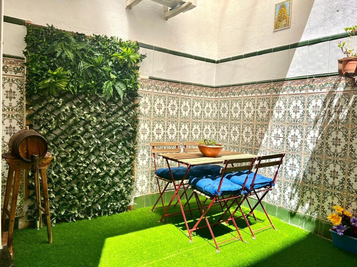 Adela & Private Courtyard By Ele Apartments Malaga Luaran gambar