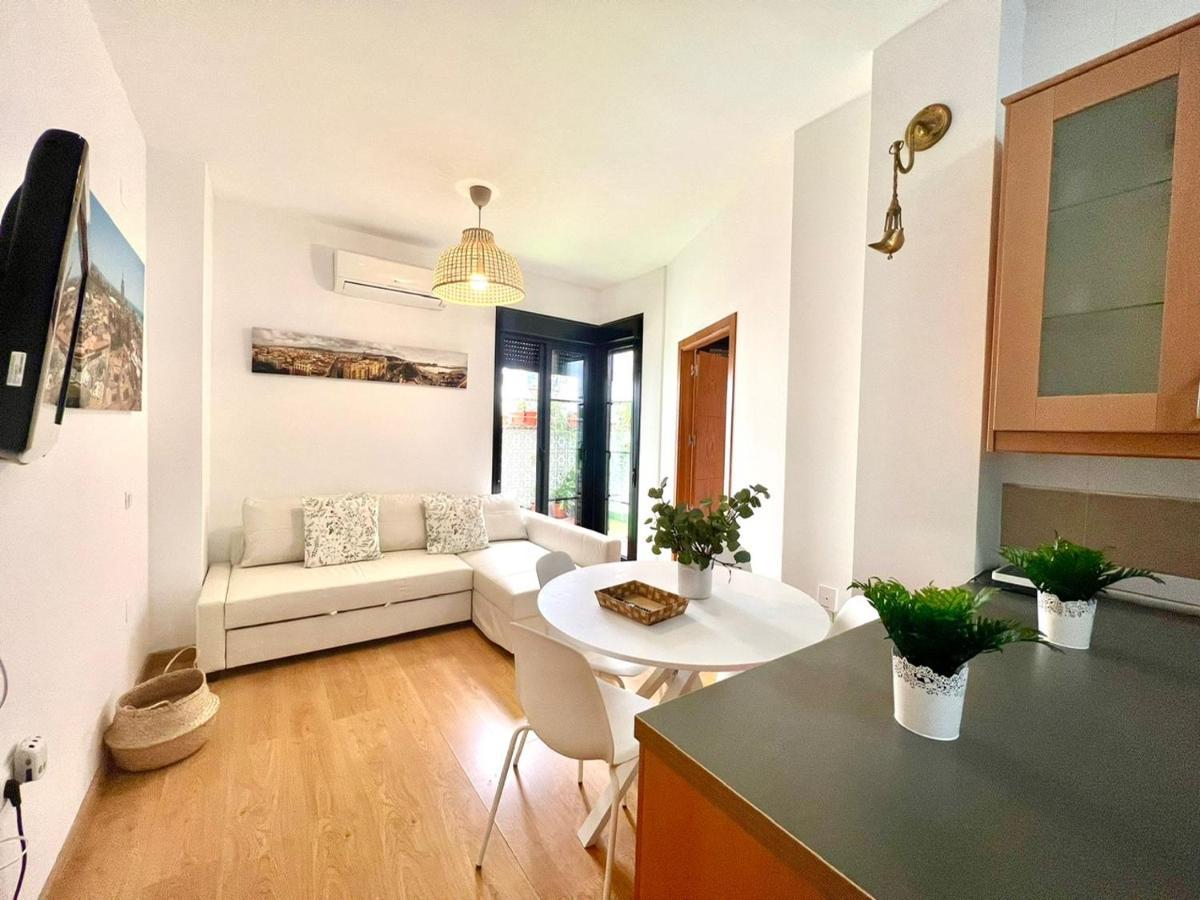 Adela & Private Courtyard By Ele Apartments Malaga Luaran gambar